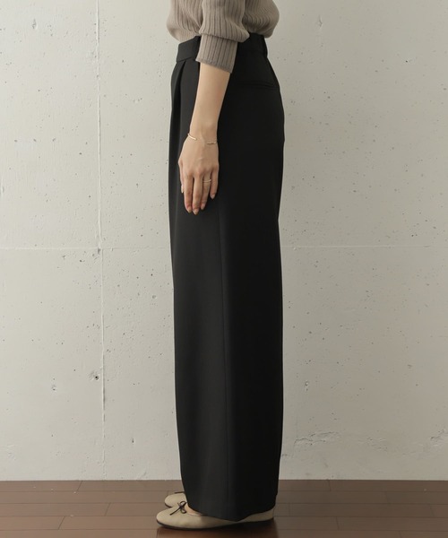 URBAN RESEARCH DOORS（アーバンリサーチドアーズ）の「フレアイージーパンツ∴（その他パンツ・レディース・ブラック/モカ・36/38）」の13枚目の写真