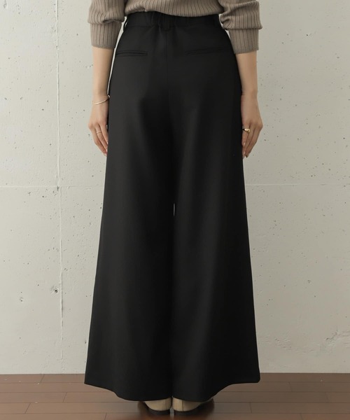 URBAN RESEARCH DOORS（アーバンリサーチドアーズ）の「フレアイージーパンツ∴（その他パンツ・レディース・ブラック/モカ・36/38）」の14枚目の写真