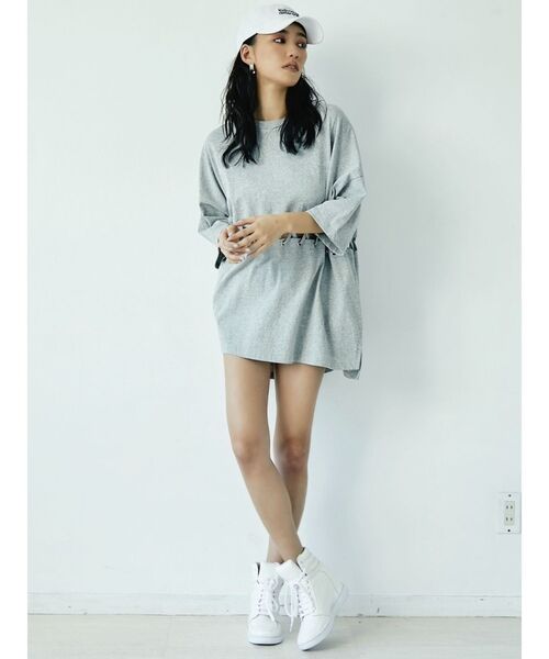 GYDA（ジェイダ）の「ウエストレースアップBIG Tシャツ（Tシャツ/カットソー・レディース・オフホワイト/グレー/ブラック・FREE）」の7枚目の写真