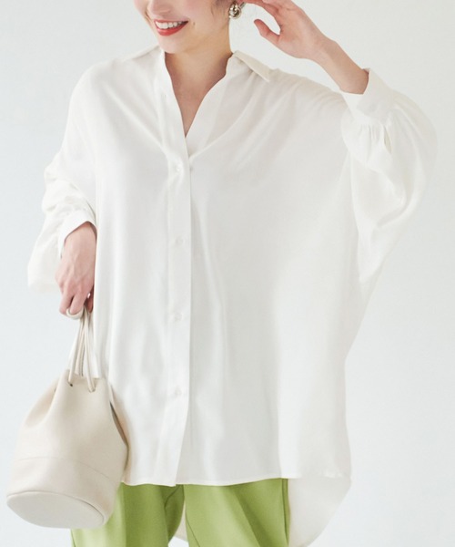 coca(coca)(コカ)の「とろみロングシャツ(シャツ/ブラウス・レディース・ホワイト/グレー系その他・ONE SIZE)」の2枚目の写真