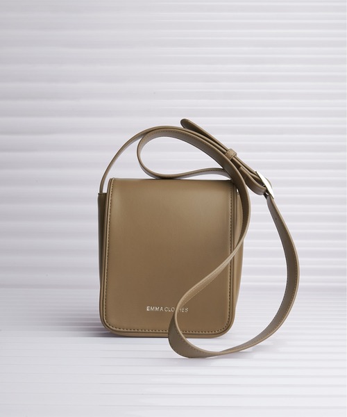 EMMA CLOTHES（エマクローズ）の「シンセティックレザー スクエア フラップ ミニ ショルダーバッグ EMMA CLOTHES（ショルダーバッグ・メンズ・ダークブラウン/ホワイト/ベージュ/ブラック・FREE）」の18枚目の写真