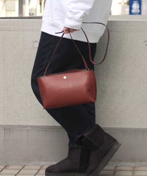 Legato Largo（レガートラルゴ）の「【Legato Largo】かるいカバン フェイクレザー 2WAYショルダーバッグ LH-P0001（ショルダーバッグ・レディース・グリーン/ベージュ/ダークブラウン/キャメル/ブラック/ワインレッド/グレイッシュベージュ/アイボリー・FREE）」の8枚目の写真