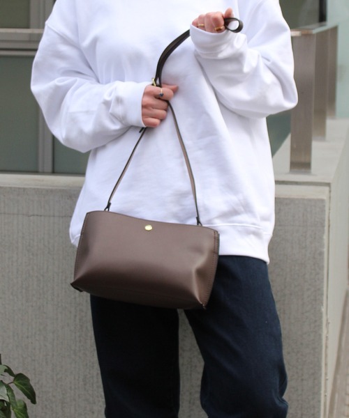 Legato Largo（レガートラルゴ）の「【Legato Largo】かるいカバン フェイクレザー 2WAYショルダーバッグ LH-P0001（ショルダーバッグ・レディース・グリーン/ベージュ/ダークブラウン/キャメル/ブラック/ワインレッド/グレイッシュベージュ/アイボリー・FREE）」の13枚目の写真