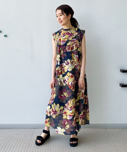 ドレステリア ビッグフラワープリントワンピース 38 DRESSTERIOR（ドレステリア）の「◇ビッグフラワープリント