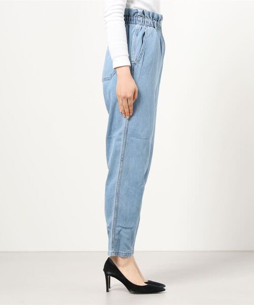 GAP（ギャップ）の「ハイライズ ペーパーバッグジーンズ（デニムパンツ・レディース・ライトインディゴブルー・L/M/XS/S/XL/XXS）」の5枚目の写真