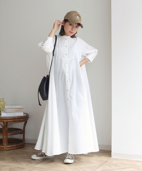 HER CLOSET（ハークローゼット）の「【HERCLOSET】着丈2タイプのピンタックバンドカラーシャツワンピース（シャツワンピース・レディース・ホワイト/ベージュ/ライトカーキ・S/M）」の2枚目の写真