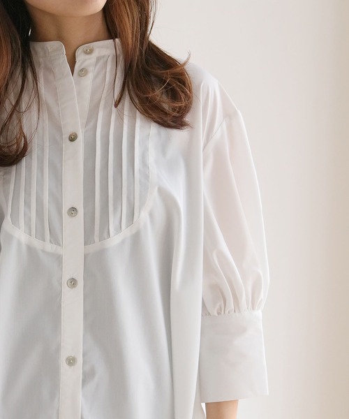 HER CLOSET（ハークローゼット）の「【HERCLOSET】着丈2タイプのピンタックバンドカラーシャツワンピース（シャツワンピース・レディース・ホワイト/ベージュ/ライトカーキ・S/M）」の4枚目の写真