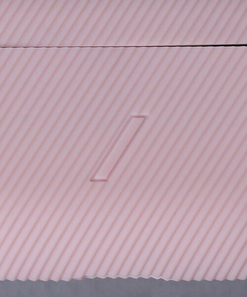 Native Union(ネイティブユニオン)の「<NATIVE UNION(ネイティブ ユニオン)>AirPods Pro curve case(スマホグッズ・レディース・ブラック/ネイビー/ライトピンク・FREE)」の8枚目の写真