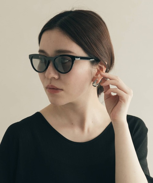 SMELLY（スメリー）の「フォックスサングラス（サングラス・レディース・ブラック/ブラウン・-）」の2枚目の写真