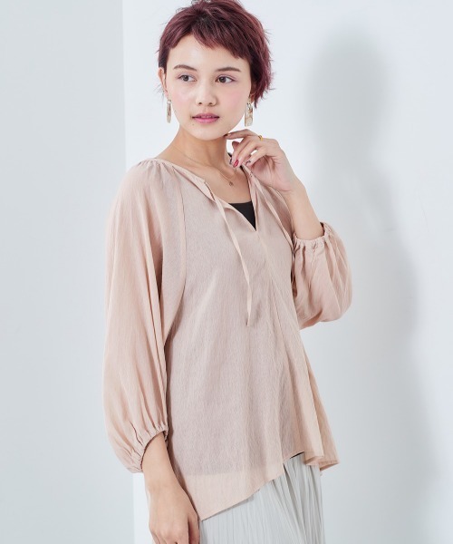 e.r.g*（イーアールジー）の「ビンテージボイル　スキッパーギャザーブラウス（シャツ/ブラウス・レディース・チャコールグレー/ベージュ/オフホワイト/イエロー・M）」の3枚目の写真