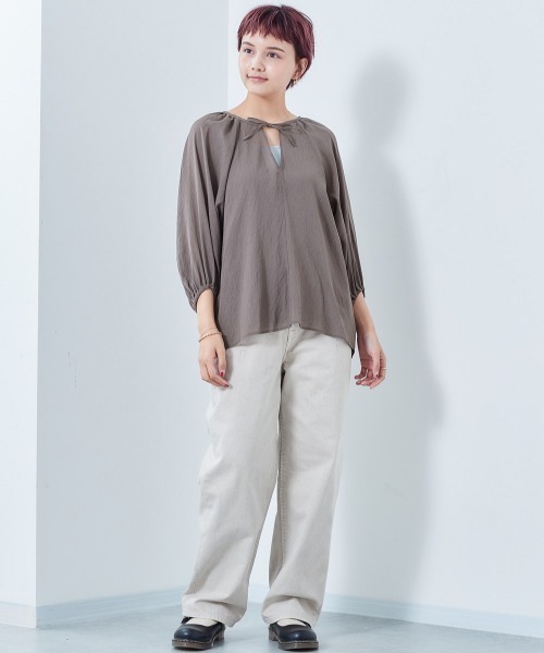 e.r.g*（イーアールジー）の「ビンテージボイル　スキッパーギャザーブラウス（シャツ/ブラウス・レディース・チャコールグレー/ベージュ/オフホワイト/イエロー・M）」の9枚目の写真