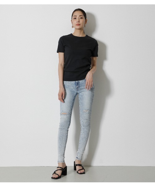 AZUL by moussy（アズールバイマウジー）の「COTTON USAFIT TEE/コットンUSAフィットTシャツ（Tシャツ/カットソー・レディース・ダークブラウン/ブラック/イエロー/ダークブルー/オフホワイト・MEDIUM/SMALL）」の11枚目の写真