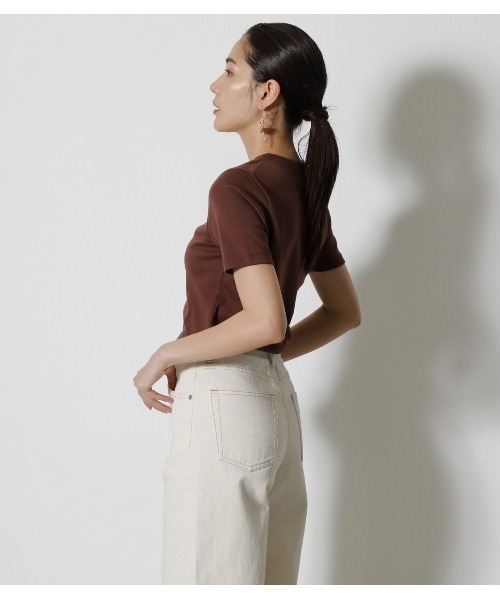 AZUL by moussy（アズールバイマウジー）の「COTTON USAFIT TEE/コットンUSAフィットTシャツ（Tシャツ/カットソー・レディース・ダークブラウン/ブラック/イエロー/ダークブルー/オフホワイト・MEDIUM/SMALL）」の13枚目の写真