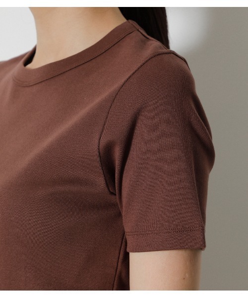 AZUL by moussy（アズールバイマウジー）の「COTTON USAFIT TEE/コットンUSAフィットTシャツ（Tシャツ/カットソー・レディース・ダークブラウン/ブラック/イエロー/ダークブルー/オフホワイト・MEDIUM/SMALL）」の20枚目の写真