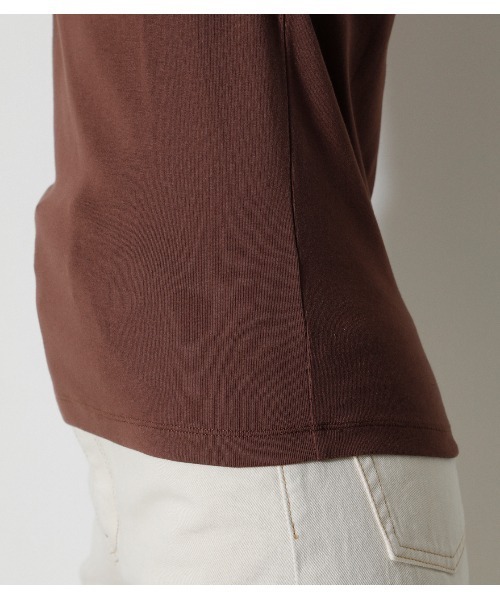 AZUL by moussy（アズールバイマウジー）の「COTTON USAFIT TEE/コットンUSAフィットTシャツ（Tシャツ/カットソー・レディース・ダークブラウン/ブラック/イエロー/ダークブルー/オフホワイト・MEDIUM/SMALL）」の14枚目の写真