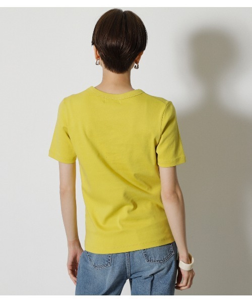 AZUL by moussy（アズールバイマウジー）の「COTTON USAFIT TEE/コットンUSAフィットTシャツ（Tシャツ/カットソー・レディース・ダークブラウン/ブラック/イエロー/ダークブルー/オフホワイト・MEDIUM/SMALL）」の22枚目の写真