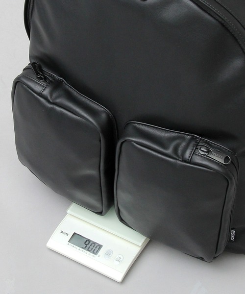 REGiSTA(レジスタ)の「シープスキンライク フェイクレザー 2ポケット デイパック / ビッグサイズ / 大容量 バックパック(バックパック/リュック・メンズ・ブラック・FREE)」の12枚目の写真