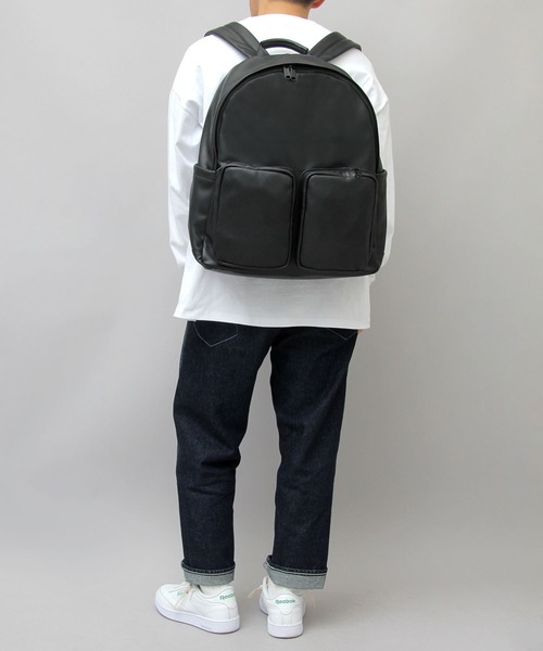 REGiSTA(レジスタ)の「シープスキンライク フェイクレザー 2ポケット デイパック / ビッグサイズ / 大容量 バックパック(バックパック/リュック・メンズ・ブラック・FREE)」の17枚目の写真