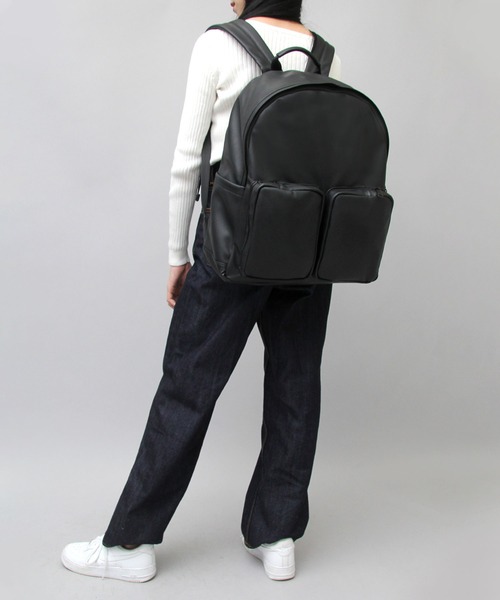 REGiSTA(レジスタ)の「シープスキンライク フェイクレザー 2ポケット デイパック / ビッグサイズ / 大容量 バックパック(バックパック/リュック・メンズ・ブラック・FREE)」の18枚目の写真
