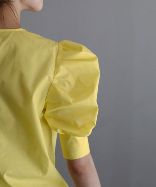 パワーショルダークルーネック半袖シャツブラウス