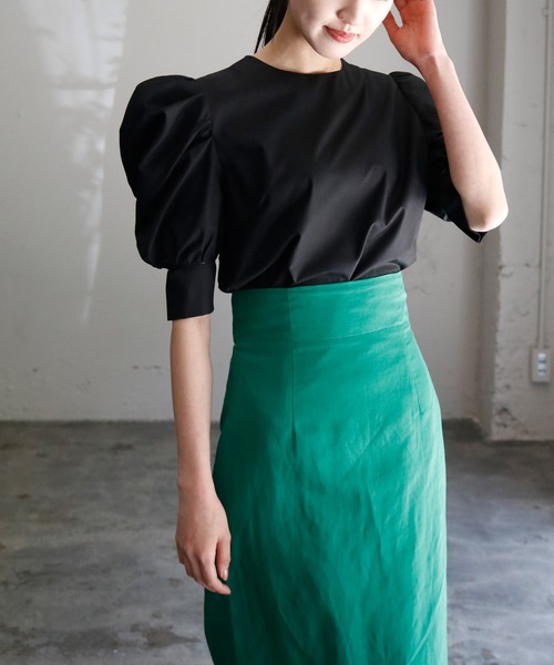 ELFRANK（エルフランク）の「パワーショルダークルーネック半袖シャツブラウス【洗える】（シャツ/ブラウス・レディース・オフホワイト/ブラック/ブルー/イエロー・FREE）」の19枚目の写真