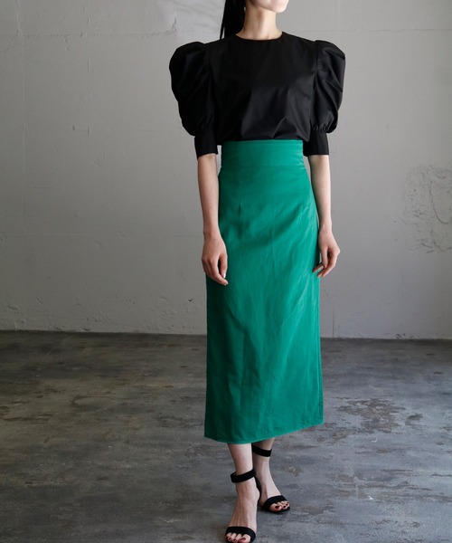 ELFRANK（エルフランク）の「パワーショルダークルーネック半袖シャツブラウス【洗える】（シャツ/ブラウス・レディース・オフホワイト/ブラック/ブルー/イエロー・FREE）」の17枚目の写真