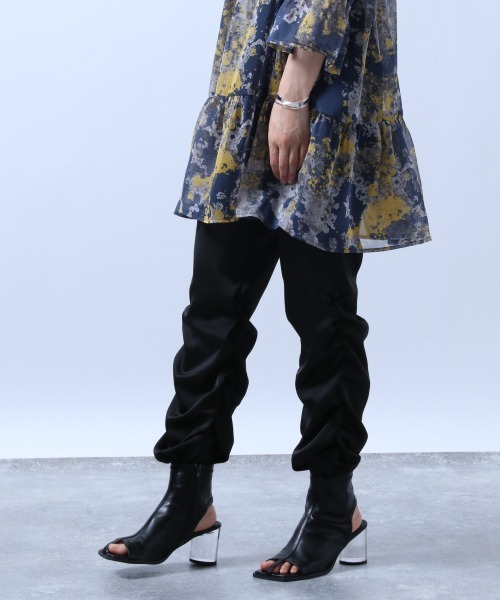 HARE（ハレ）の「サテンシャーリングパンツ(HARE)（その他パンツ・レディース・ライトグレー/ブラック・FREE）」の2枚目の写真