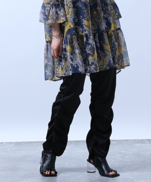 HARE（ハレ）の「サテンシャーリングパンツ(HARE)（その他パンツ・レディース・ライトグレー/ブラック・FREE）」の4枚目の写真