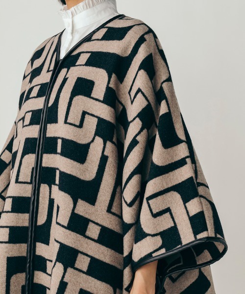 DOUBLE STANDARD CLOTHING（ダブルスタンダードクロージング）の「<original>DSジャガードパイピングポンチョ（その他アウター・レディース・チャコールグレー/ブラック・FREE）」の8枚目の写真