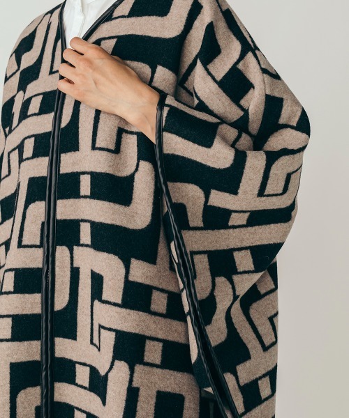 DOUBLE STANDARD CLOTHING（ダブルスタンダードクロージング）の「<original>DSジャガードパイピングポンチョ（その他アウター・レディース・チャコールグレー/ブラック・FREE）」の9枚目の写真