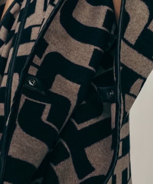 DOUBLE STANDARD CLOTHING（ダブルスタンダードクロージング）の「<original>DSジャガードパイピングポンチョ（その他アウター・レディース・チャコールグレー/ブラック・FREE）」の11枚目の写真