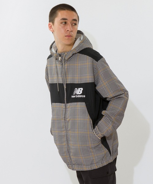 新品タグ付き　ニューバランス　ナイロンジャケット　ウインドブレーカー　総柄 New Balance ニューバランス ウィンドブレーカー レディース