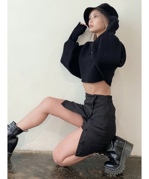 GYDA(ジェイダ)の「スラッシュドネック ショート リブニット TOPS(ニット/セーター・レディース・ブラック/ベージュ/オフホワイト・FREE)」の20枚目の写真