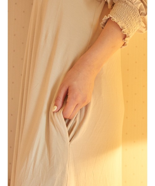 SLURR（スラ―）の「【数量限定ノベルティセット】Feminine onepiece（ルームウェア/パジャマ・レディース・ライトベージュ・FREE）」の12枚目の写真