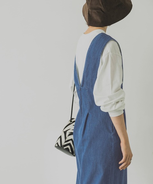 URBAN RESEARCH（アーバンリサーチ）の「ライトデニムジャンパースカート（ワンピース・レディース・インディゴブルー/ブルー・FREE）」の12枚目の写真