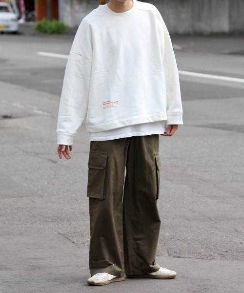 y/m by れぽすけ(イムバイレポスケ)の「クルーネックステッチスウェット(スウェット・メンズ・ブラック/ホワイト・LARGE/MEDIUM)」の8枚目の写真