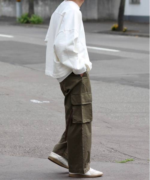 y/m by れぽすけ(イムバイレポスケ)の「クルーネックステッチスウェット(スウェット・メンズ・ブラック/ホワイト・LARGE/MEDIUM)」の10枚目の写真