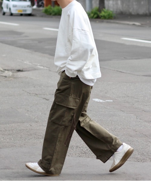 y/m by れぽすけ(イムバイレポスケ)の「クルーネックステッチスウェット(スウェット・メンズ・ブラック/ホワイト・LARGE/MEDIUM)」の15枚目の写真