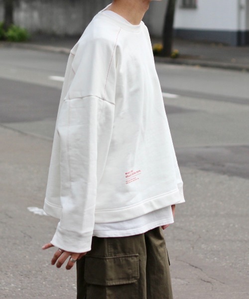 y/m by れぽすけ(イムバイレポスケ)の「クルーネックステッチスウェット(スウェット・メンズ・ブラック/ホワイト・LARGE/MEDIUM)」の6枚目の写真