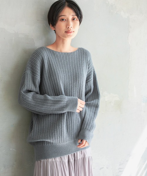 LEPSIM(レプシィム)の「なめらかタッチドレープニット 957808(ニット/セーター・レディース・ブルーグリーン/ブラック/モカ/グレイッシュベージュ・FREE)」の4枚目の写真