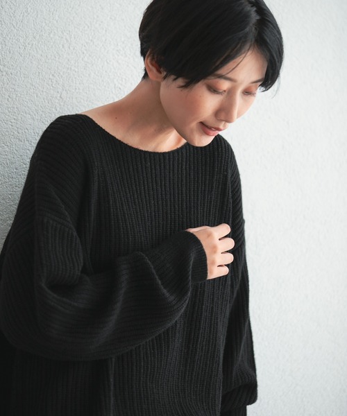 LEPSIM(レプシィム)の「なめらかタッチドレープニット 957808(ニット/セーター・レディース・ブルーグリーン/ブラック/モカ/グレイッシュベージュ・FREE)」の5枚目の写真