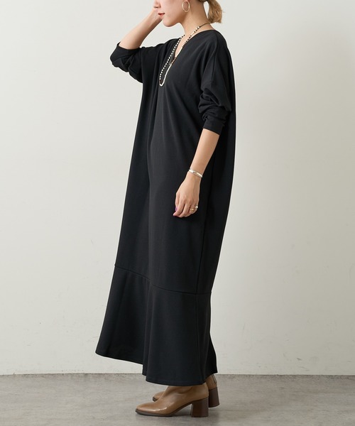 Omekashi(オメカシ)の「Onf(オンフ) カットジョーゼットペプラムドレス(ワンピース・レディース・ブラック/ブラウン・38/36)」の3枚目の写真