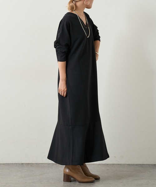 Omekashi(オメカシ)の「Onf(オンフ) カットジョーゼットペプラムドレス(ワンピース・レディース・ブラック/ブラウン・38/36)」の13枚目の写真