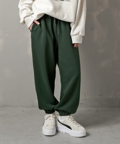 SPINNS（スピンズ）の「【ゆったりシルエット】カラースウェットパンツ（スウェットパンツ・レディース・ブラック/オフホワイト/ホワイト/ダークグリーン/オートミール・M/L）」の5枚目の写真