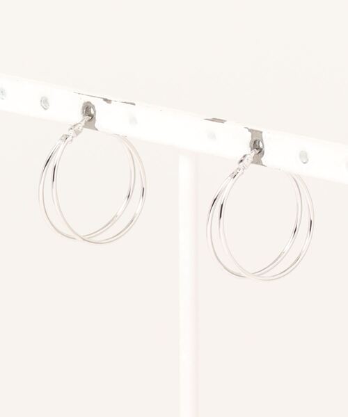 Jenny BY IMMANOEL（ジェニーバイイマノエル）の「silver925 　2連デザインフープピアス（ピアス（両耳用）・レディース・シルバー/ゴールド/ピンクゴールド・FREE）」の6枚目の写真