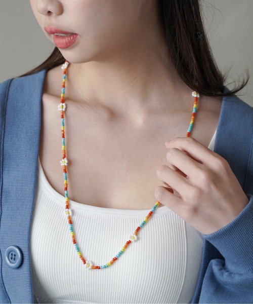 SPINNS（スピンズ）の「3WAY仕様 フラワーデザイン カラービーズマスクチェーン（ネックレス・レディース・A/B/C・ONESIZE）」の7枚目の写真