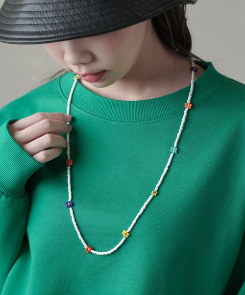 SPINNS（スピンズ）の「3WAY仕様 フラワーデザイン カラービーズマスクチェーン（ネックレス・レディース・A/B/C・ONESIZE）」の10枚目の写真