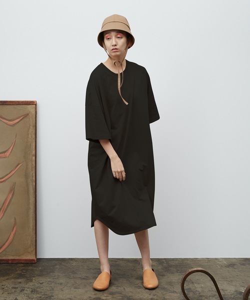 Dulcamara（ドゥルカマラ）の「アシメベースボールOP -CUT & SAWN-（ワンピース・レディース・ベージュ/ブラック/オートミール/グリーン・FREE）」の6枚目の写真