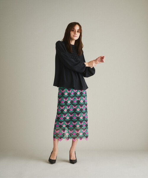 GRACE CONTINENTAL(グレースコンチネンタル)の「ヨークタックデザイントップ(シャツ/ブラウス・レディース・ブラック/イエロー・36)」の19枚目の写真