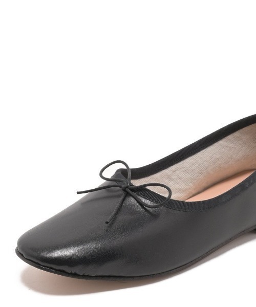 AMERICAN RAG CIE(アメリカンラグシー)の「SPELTA OLGA SETA CALF(バレエシューズ・レディース・ホワイト/ブラック・38/36/37)」の4枚目の写真
